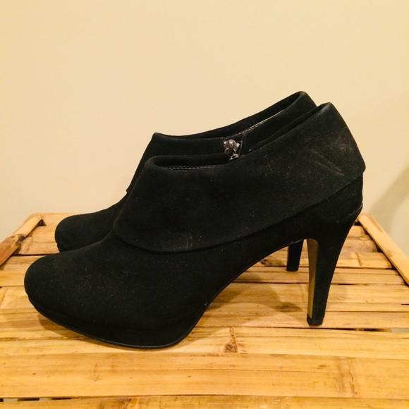 ADRIENNE VITTADINI Black Suede Booties - Picture 4 of 9